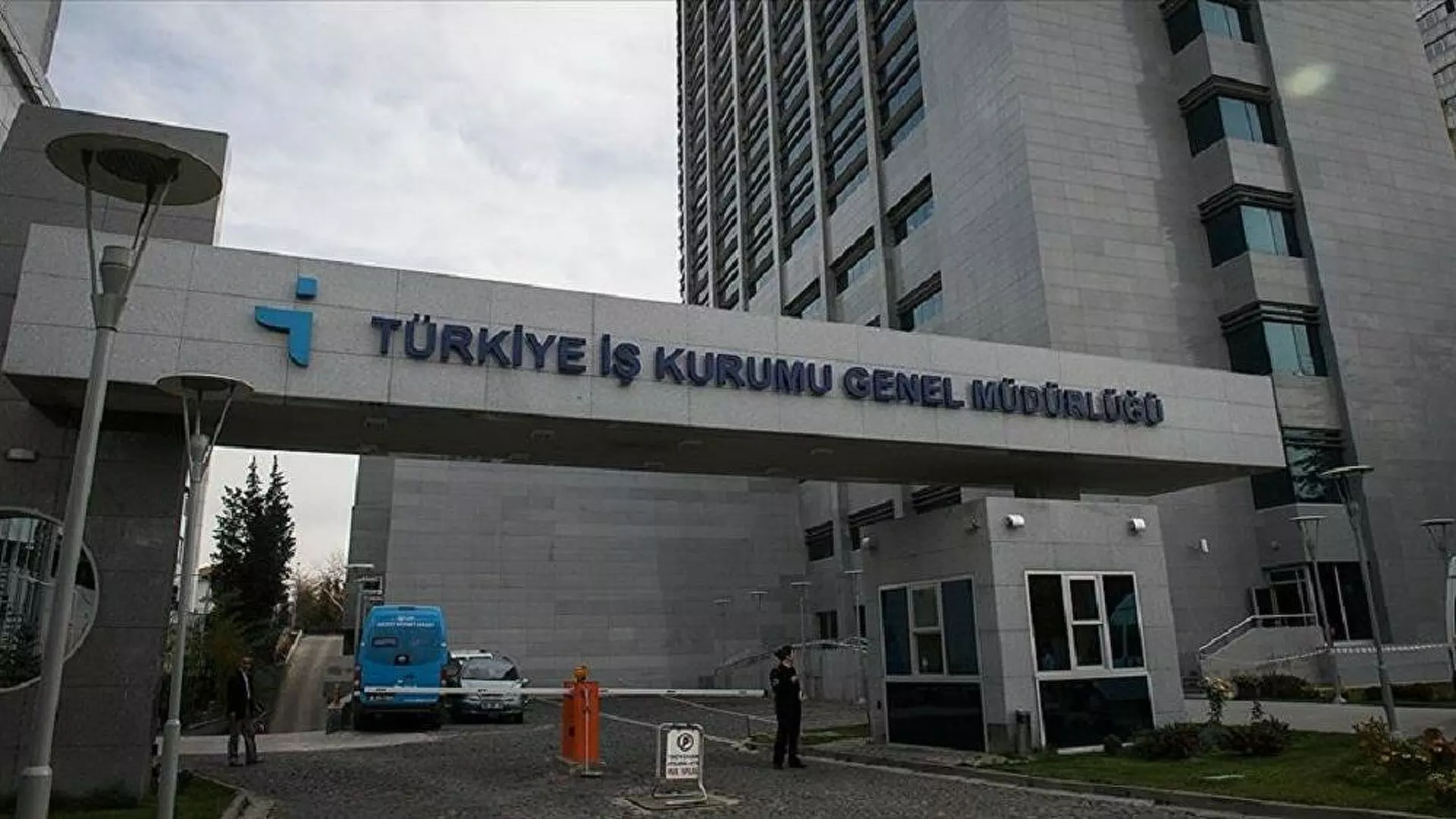 KPSS yok, sınav yok! Onlarca ilde belediyelere binlerce işçi ve personel alımı başvurusu başladı! İşte alım şartları