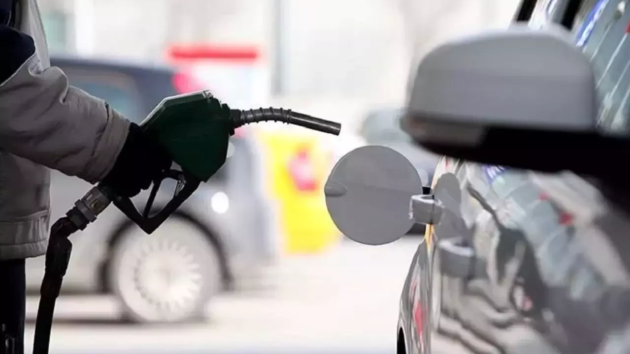 Benzin fiyatlarına akılalmaz iddia! 136,96 TL'lik brent petrol indirimi senaryosu! Benzin ve motorine yeni indirim müjdesi geliyor.