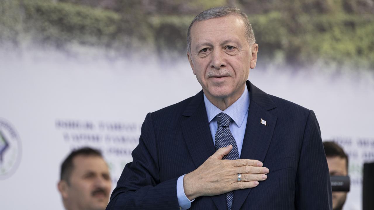Kök maaş zammı onaylandı: 17 milyon emekliye 3 kat daha zam olacak: Cumhurbaşkanı onay verdi!