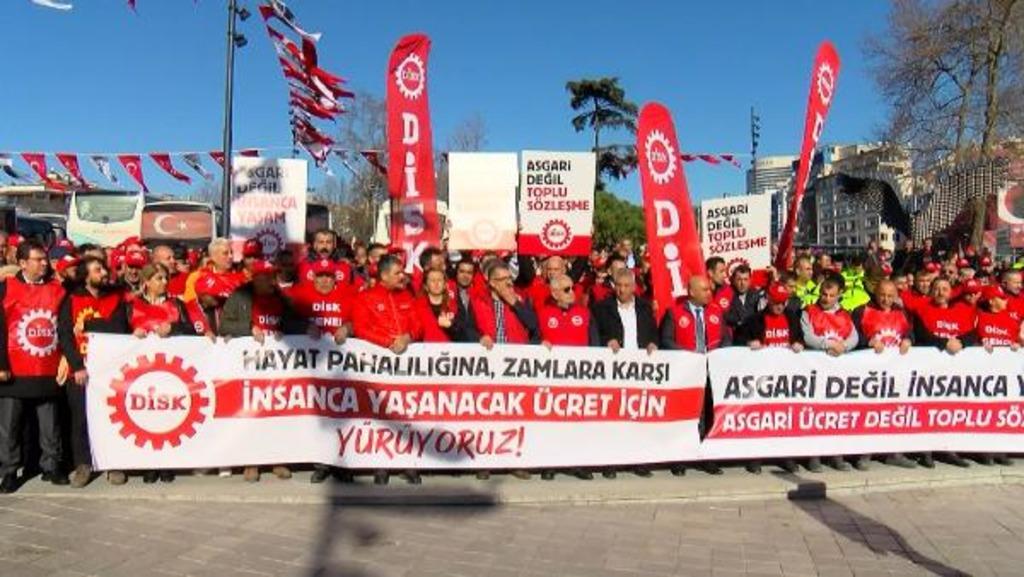 DİSK, Asgari Ücret İçin Meydanlarda: Yılda 4 Kez Zam Talebi ve 22 Altın Detayı