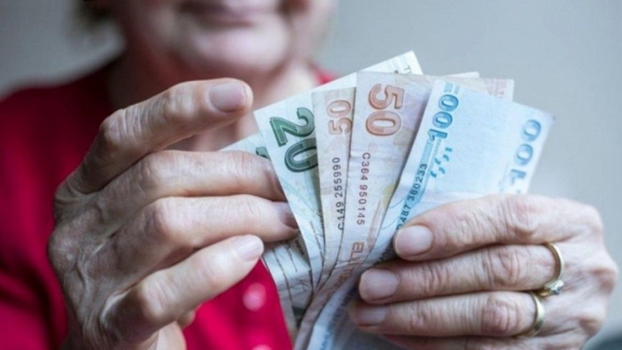 TBMM Onayından geçti! Emekli maaşlarını bankalardan alanlara ödeme olacak!