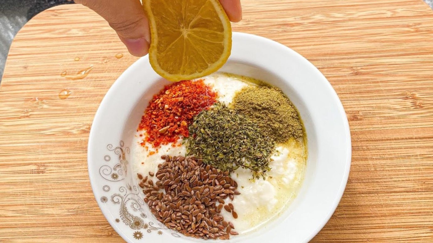 Yoğurdun içerisine 1 kaşık ekleyip yiyin: Kokusu bile yetiyor. Faydasını duyan aktarlara akın akın gidecek