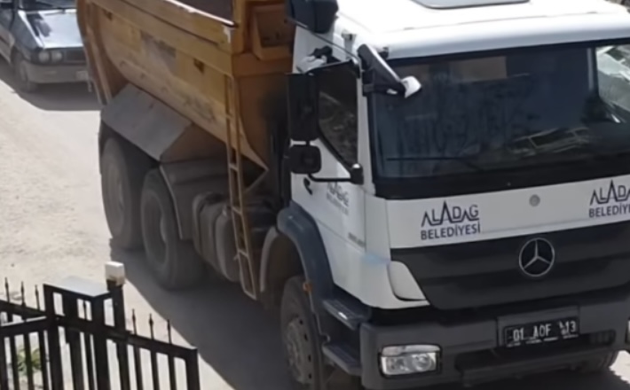 AFAD, Aladağ'dan Kamyonlarını Geri Çekti
