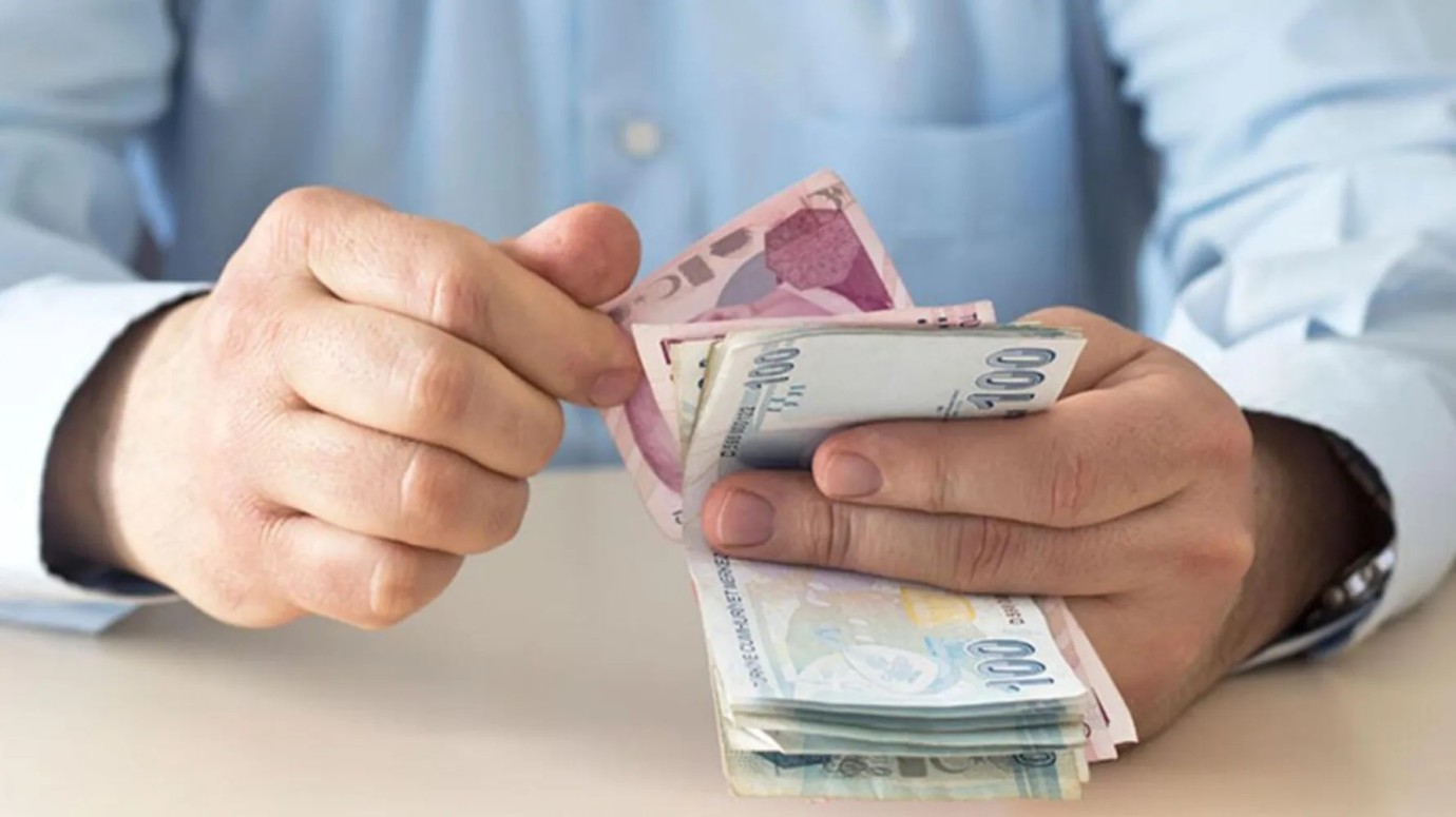 Halkbank'tan Büyük Fırsat: Emeklilere, Memurlara ve Asgari Ücretlilere 30.000 TL Kredi!