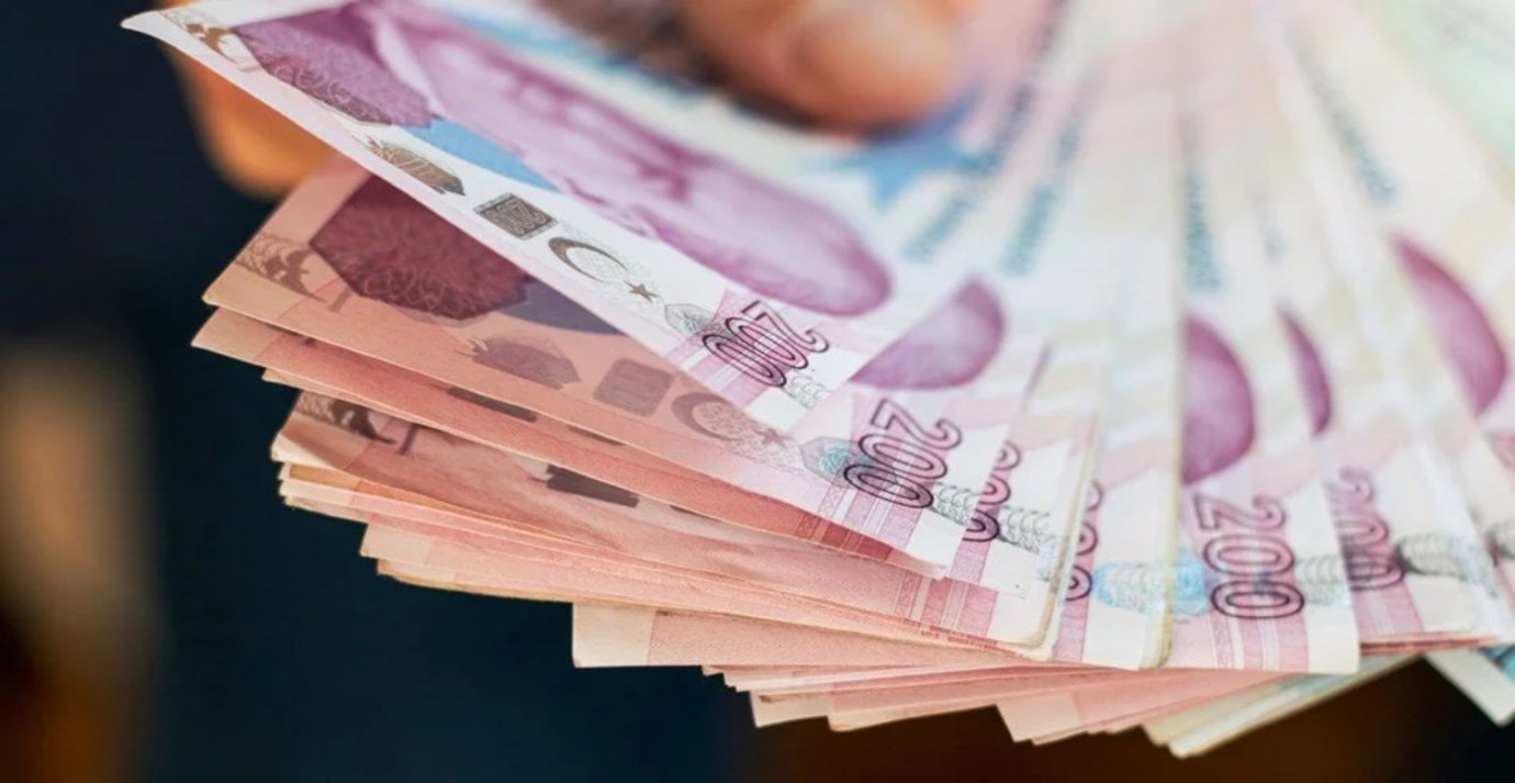 Banka Gemileri Yaktı, Emekliye Bir Ayda 22 Bin TL Ödüyor!