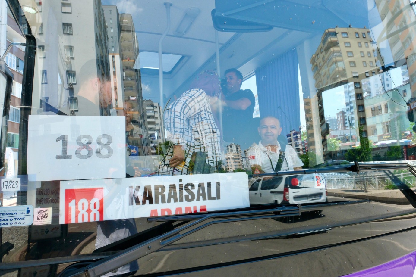 Karalar Karaisalı’ya İki Otobüs Tahsis Etti