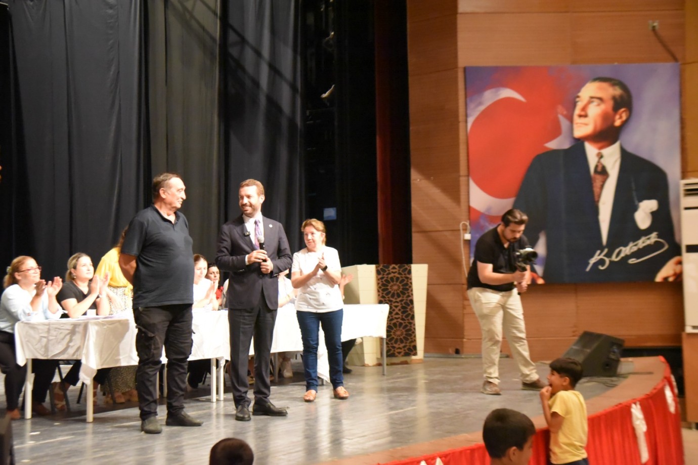 Aydar’dan 1000 Öğrenciye Kırtasiye Yardımı 