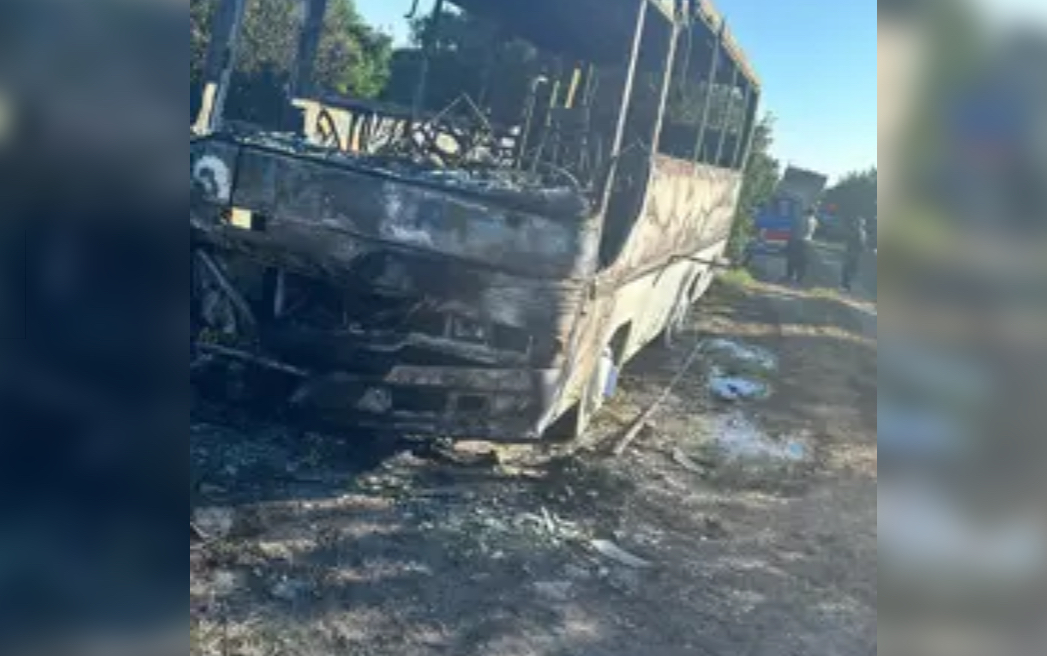 Narenciye İşçilerini Taşıyan Midibüs Yandı