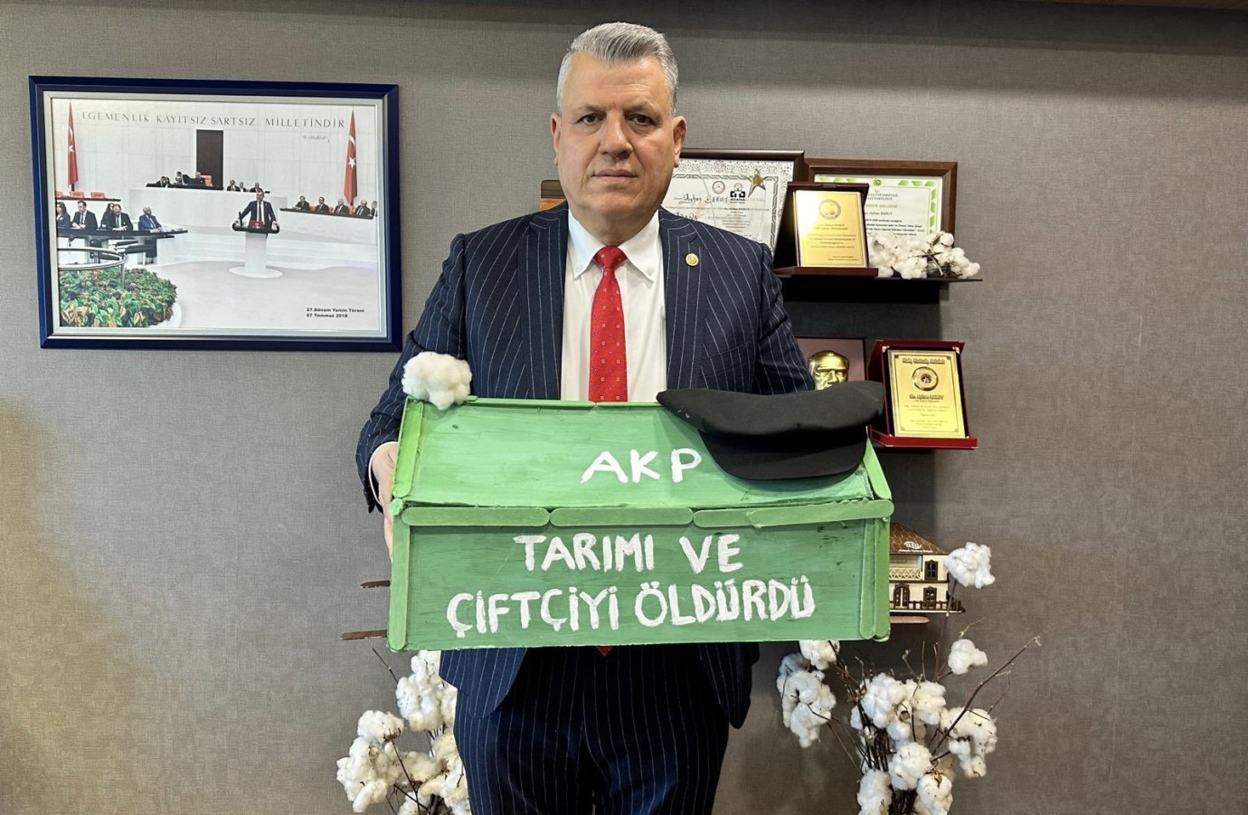 Barut’un Tabutu Meclise Sokulmadı 
