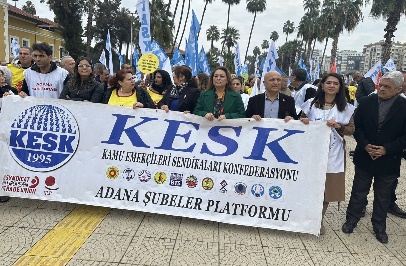 “Çay ve Simitle Yaşamak 18 Bin Lira”