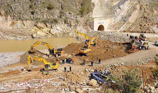 10 İşçinin 13 Yıldır Mezar Taşı Bile Yok
