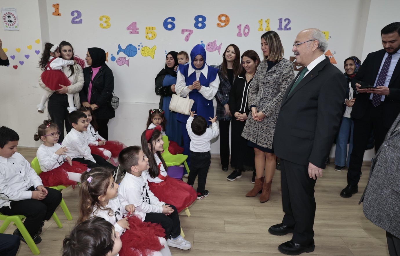 Vali Köşger Aile Destek Merkezinde