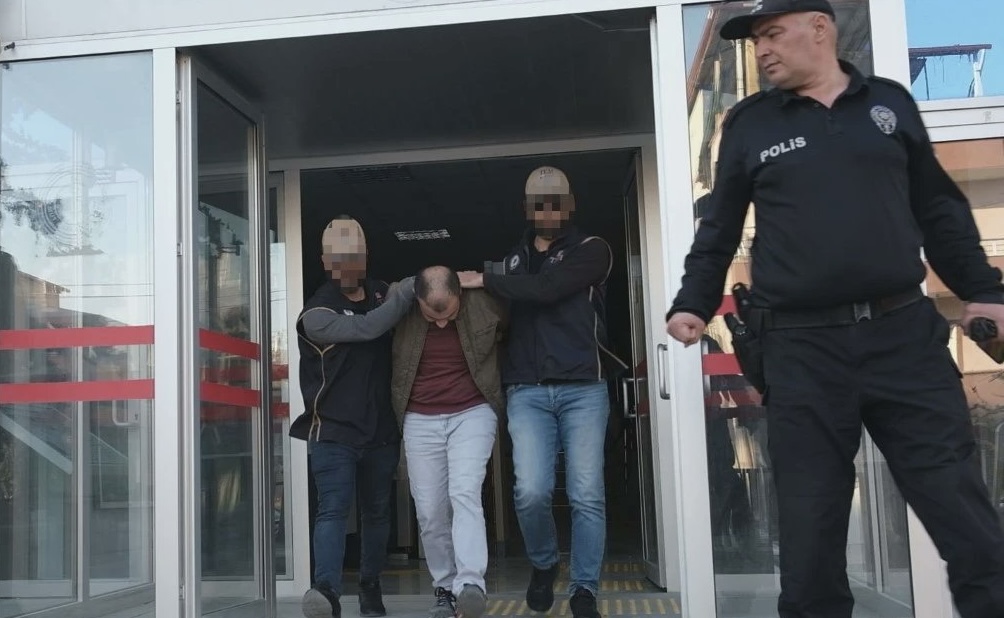Cumhurbaşkanına Hakaretten Tutuklandı