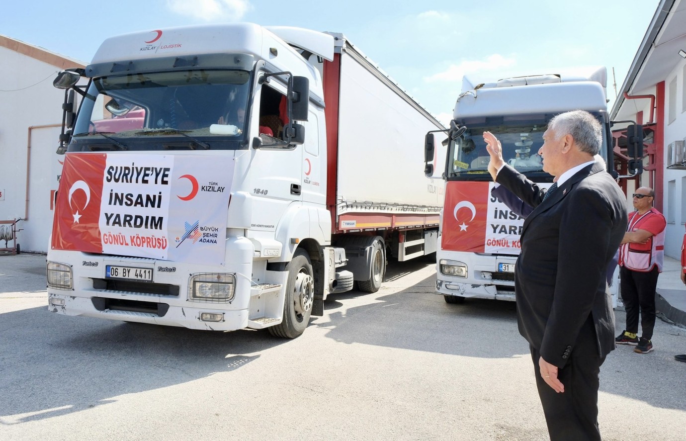 Suriye’ye 3 Tır Dolusu İnsani Yardım 