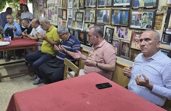 'Ölüler Kahvesi'nde Bayram Geleneği
