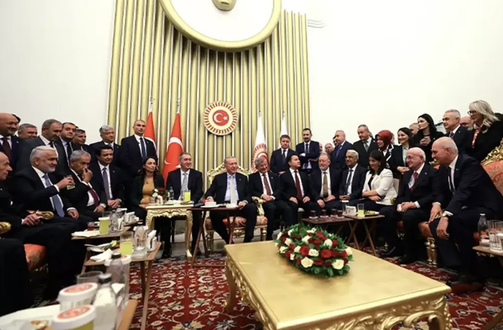 TBMM’de Liderlerin Tarihi Buluşması