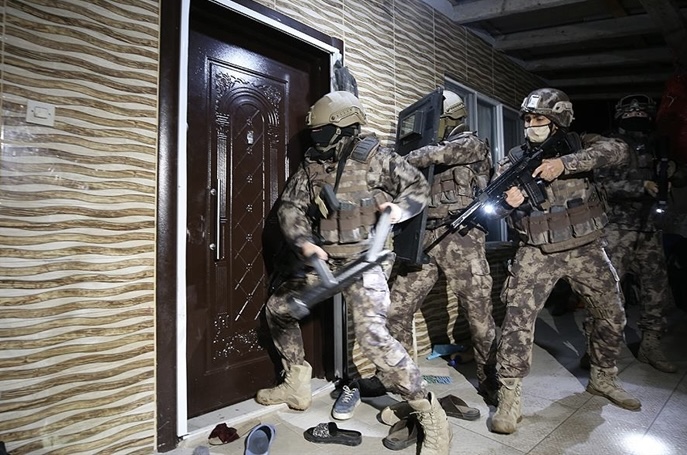 İstanbul-Adana Operasyon: 49 Gözaltı 