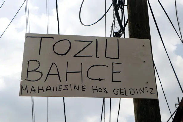 Mahalleliden CHP’li Belediyelere Kapak