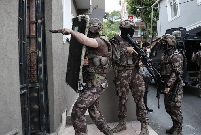 Adana’da DEAŞ Operasyonu: 16 Gözaltı 