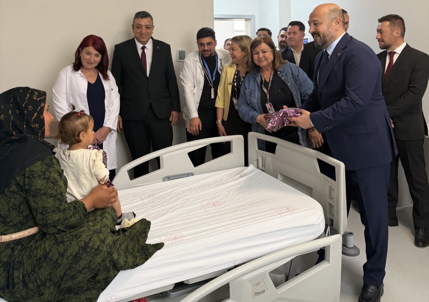 Nacar, Bayramda Hastane Ziyaret Etti