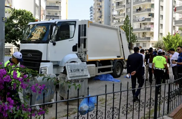 Çöp Kamyonunun Altında Kalarak Öldü