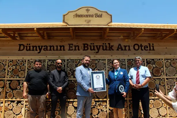 Dünyanın En Büyük Arı Oteli Kozan’da