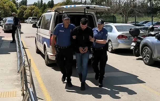 Tatil İçin Geldi; Tartıştığı 2 Kişiyi Vurdu