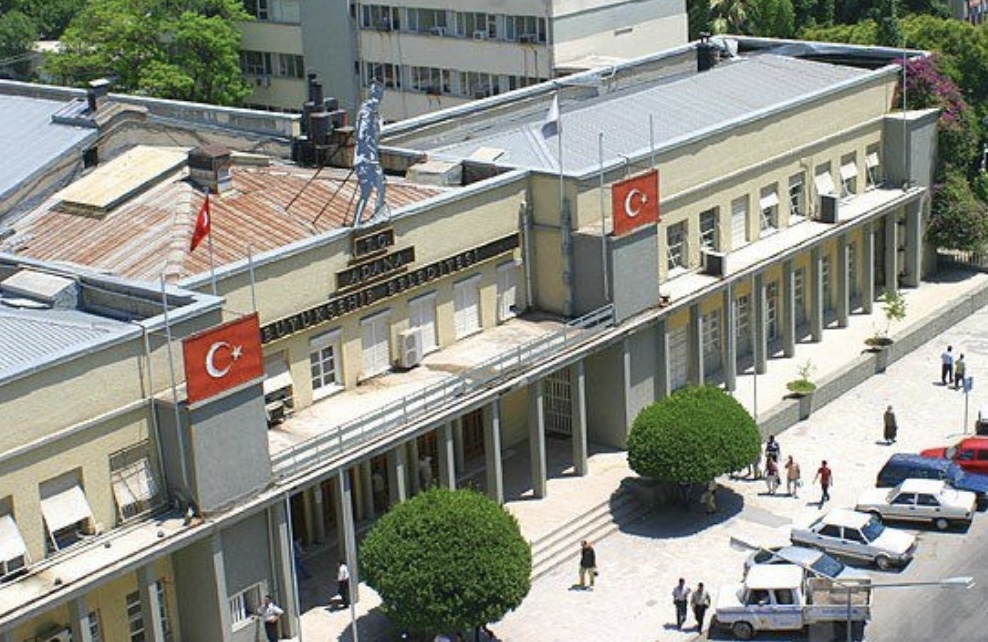 Evli Kadın Bürokrata Eş Baskını