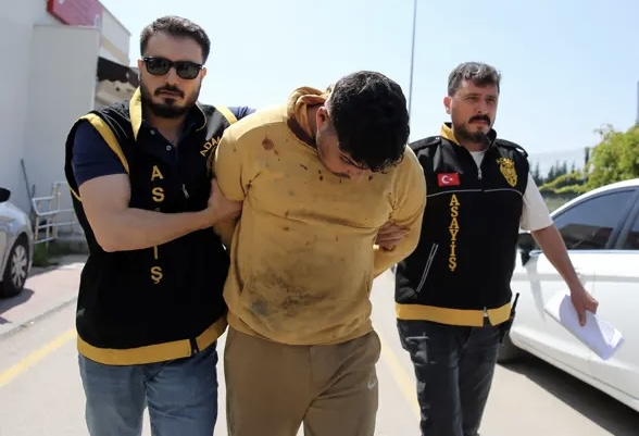Polis Memurunu Silahla Vurdu!
