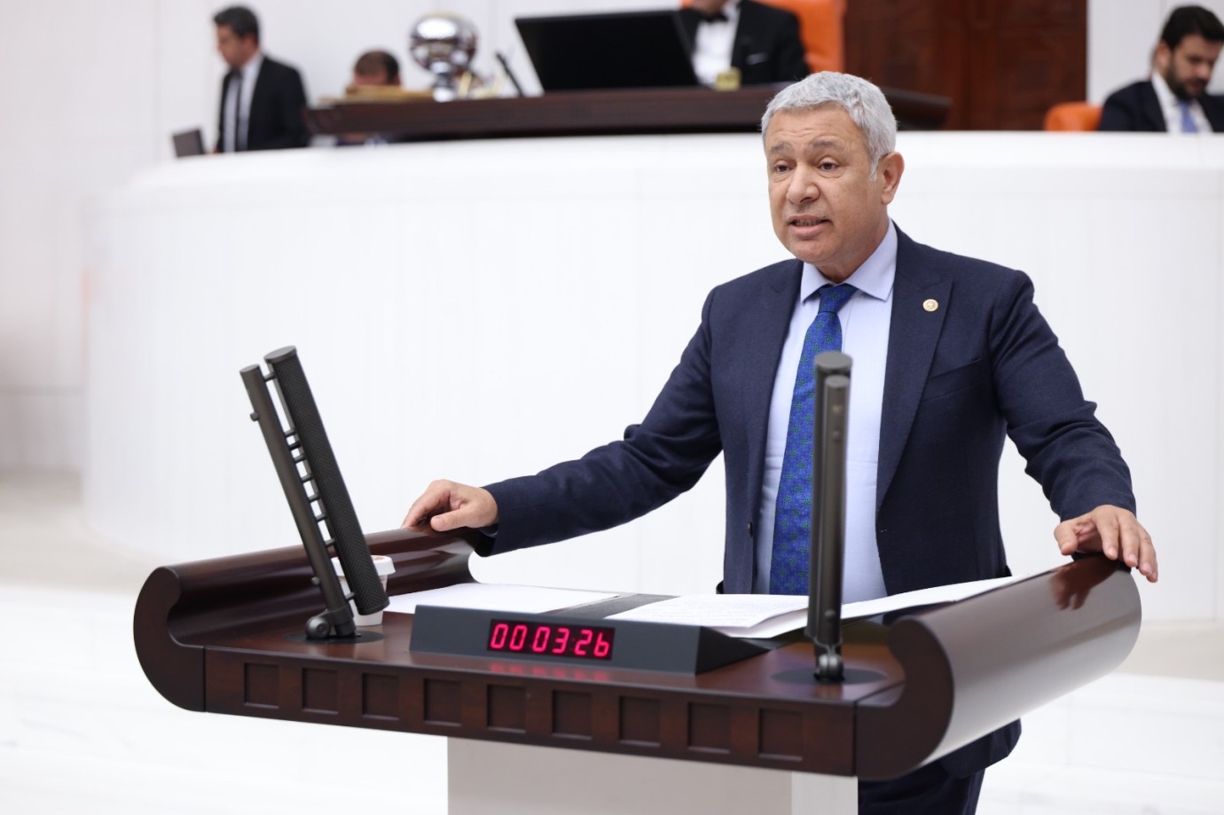 NATO Zirvesinin Maddi Boyutunu Eleştirdi