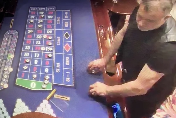 Kumar Oynarken Görüntüleri Çıktı 