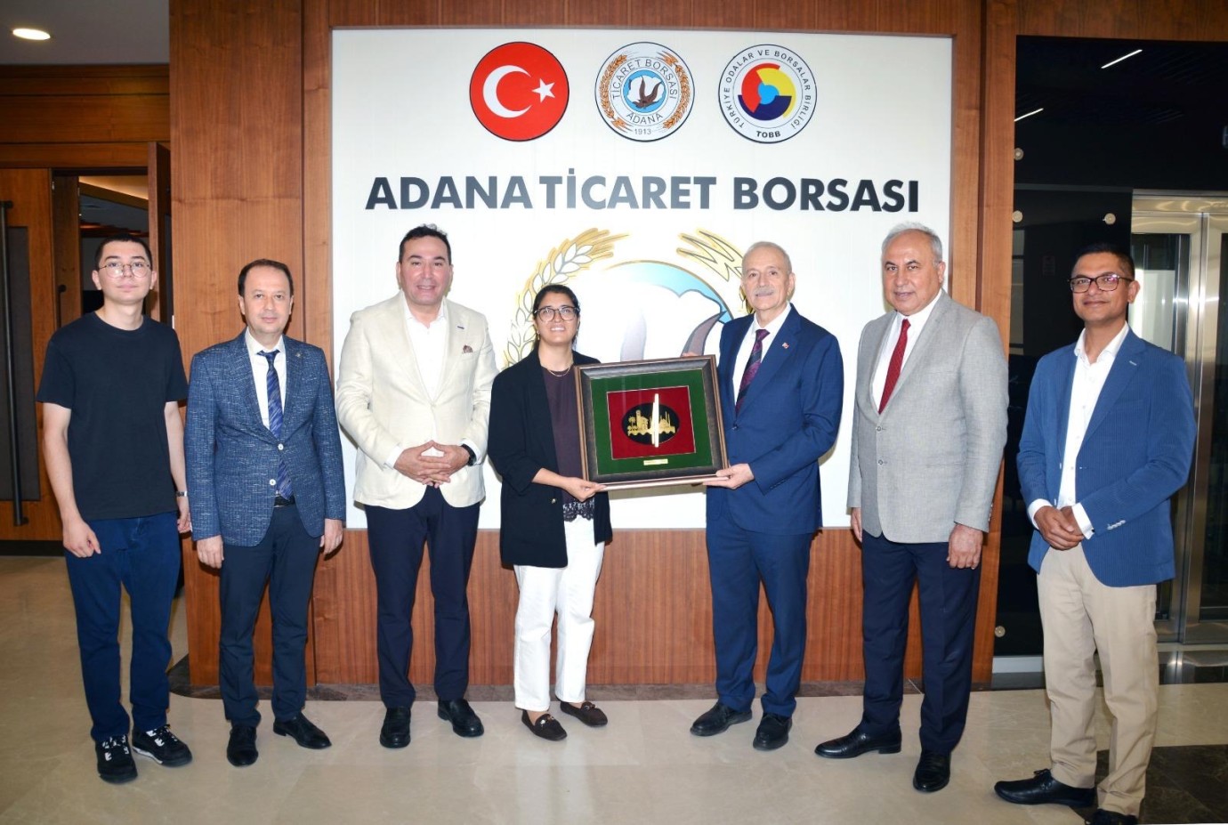 Hintlilerden Adana’ya İşbirliği Çağrısı 