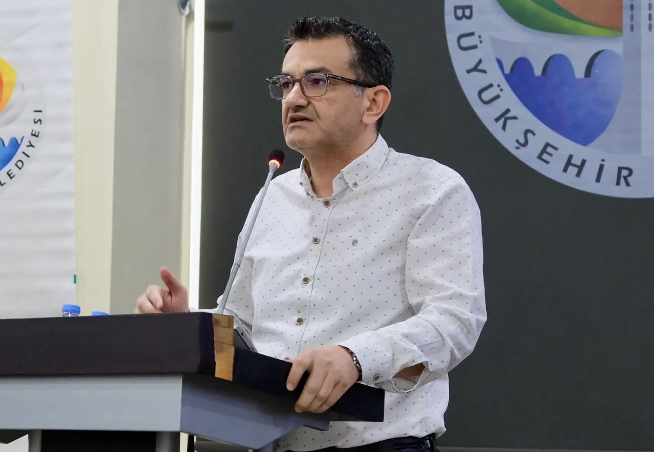 Çok Pişkinsin Be Özgür Kardeş! 