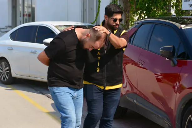 Burası Adana: Yan Baktın Cinayeti 