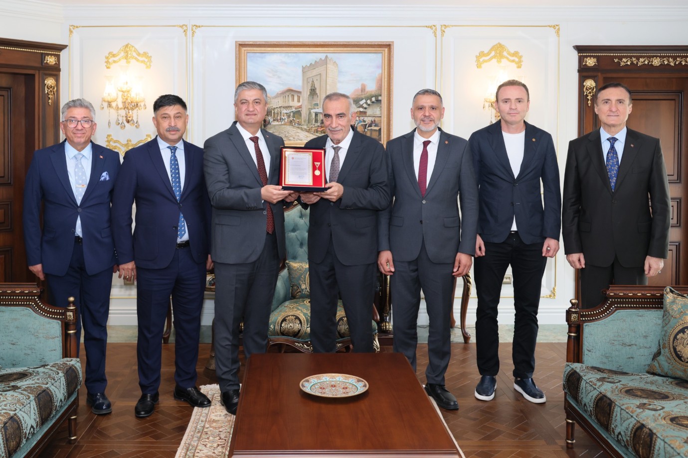 Vali Yavuz Berat Belgelerini Dağıttı 
