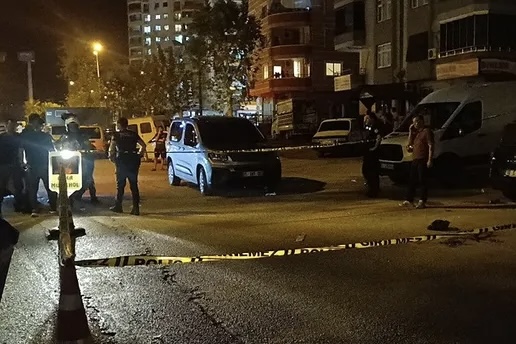 Kahvehane Tarandı: 4 Yaralı! 