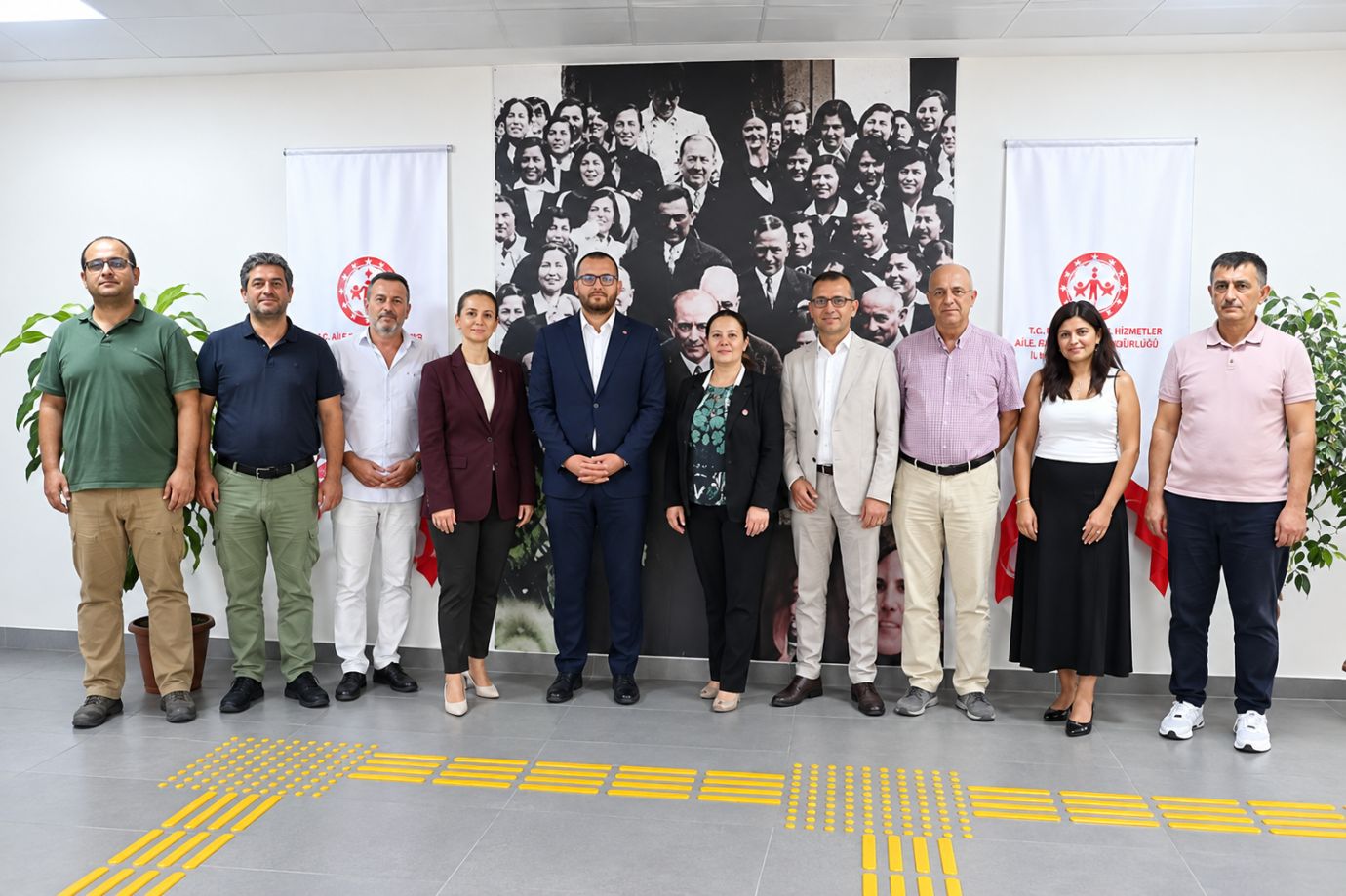 ‘Maskeni Tak Gel, Hayatını Geri Al’