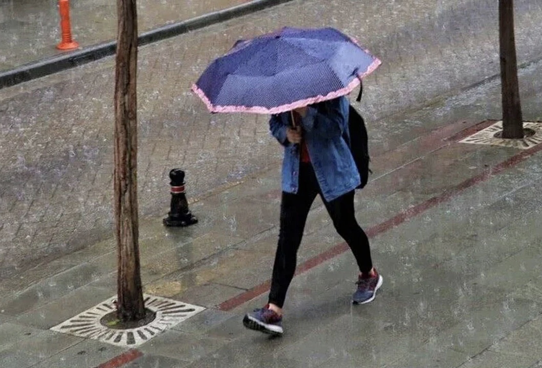 Adana Yağmurdan Nasibini Alıyor 