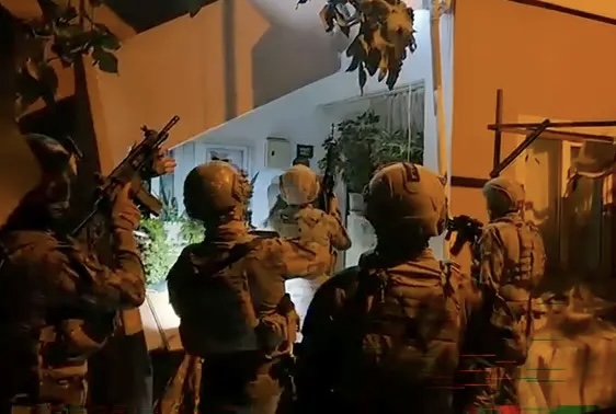 Suç Örgütüne Operasyon: 102 Gözaltı