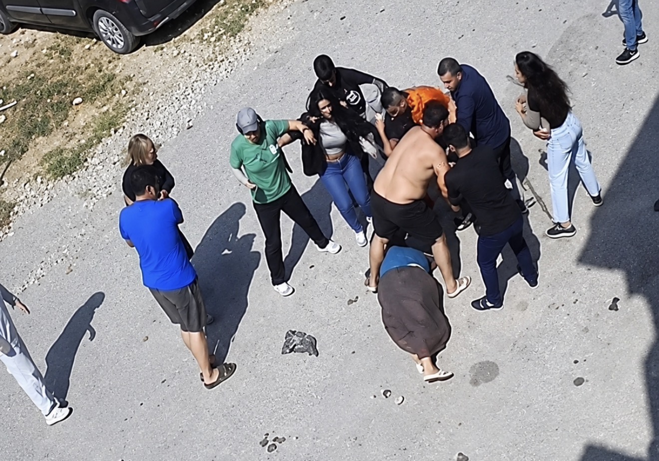 Keserli Bıçaklı Aile Kavgası; 3 Yaralı 