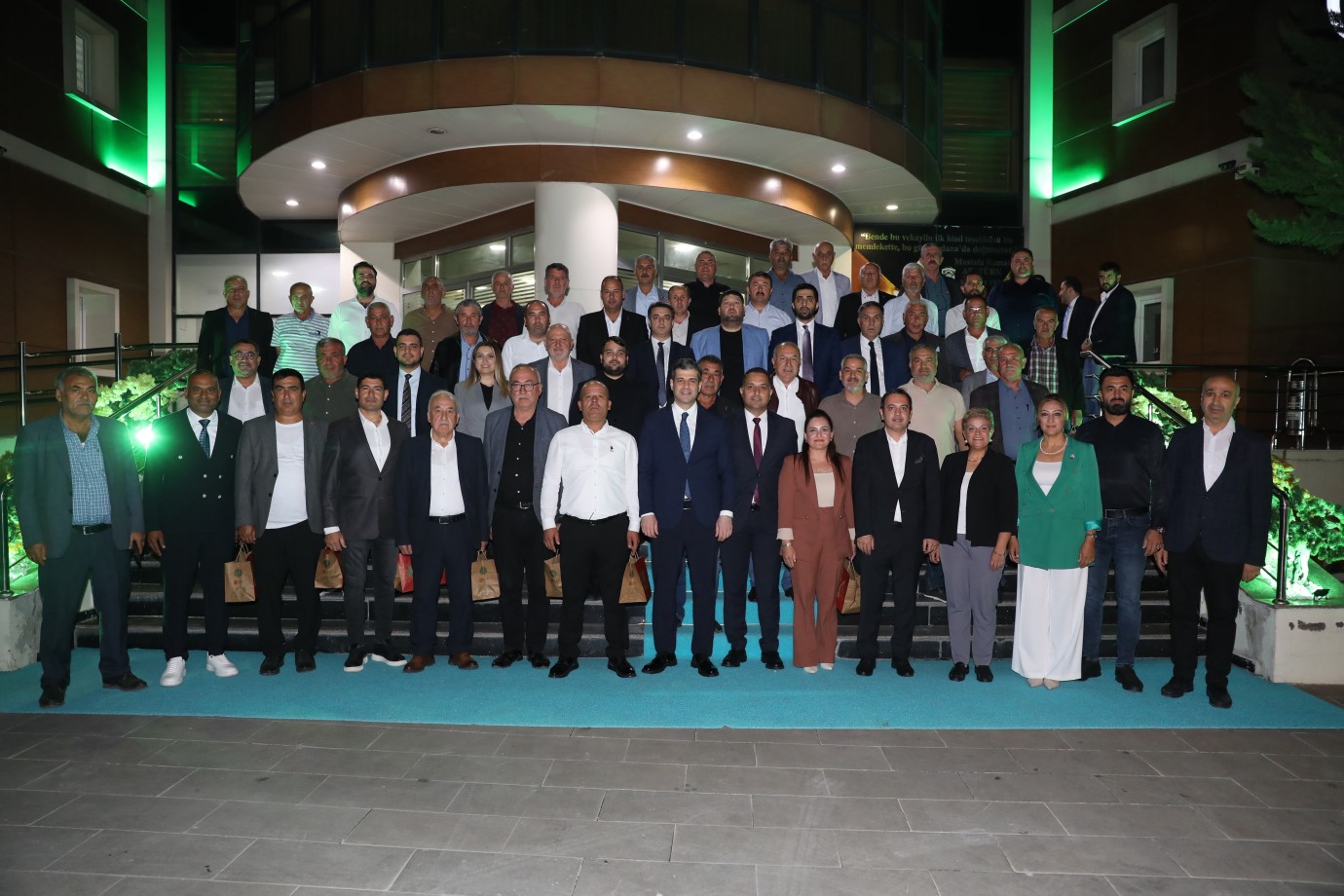 Özkan, Muhtarlarla Bir Araya Geldi