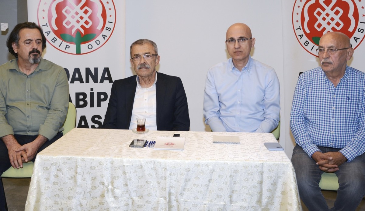 Adana CHP: Hekimlerimizin Yanındayız 