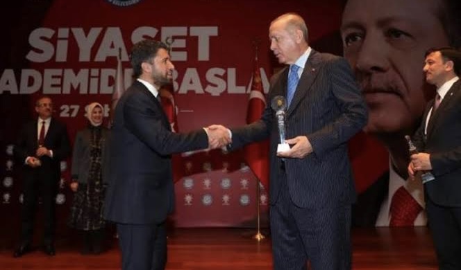 AK Parti Seçimlere Ay’la Gidiyor 