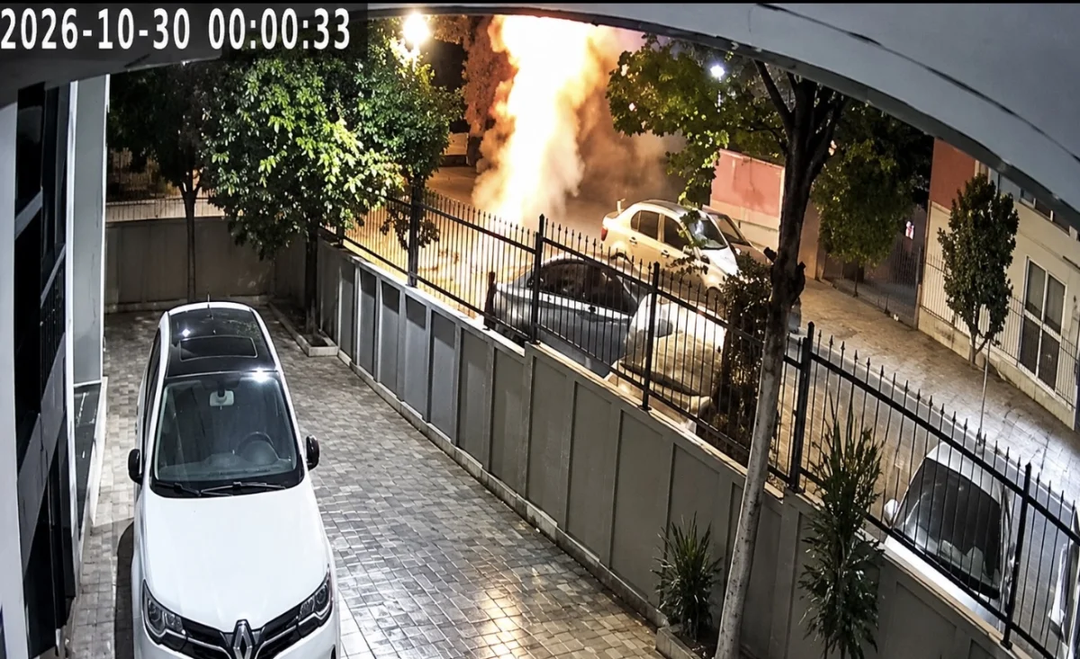 Sokak Ortasında Havai Fişek Patlattılar